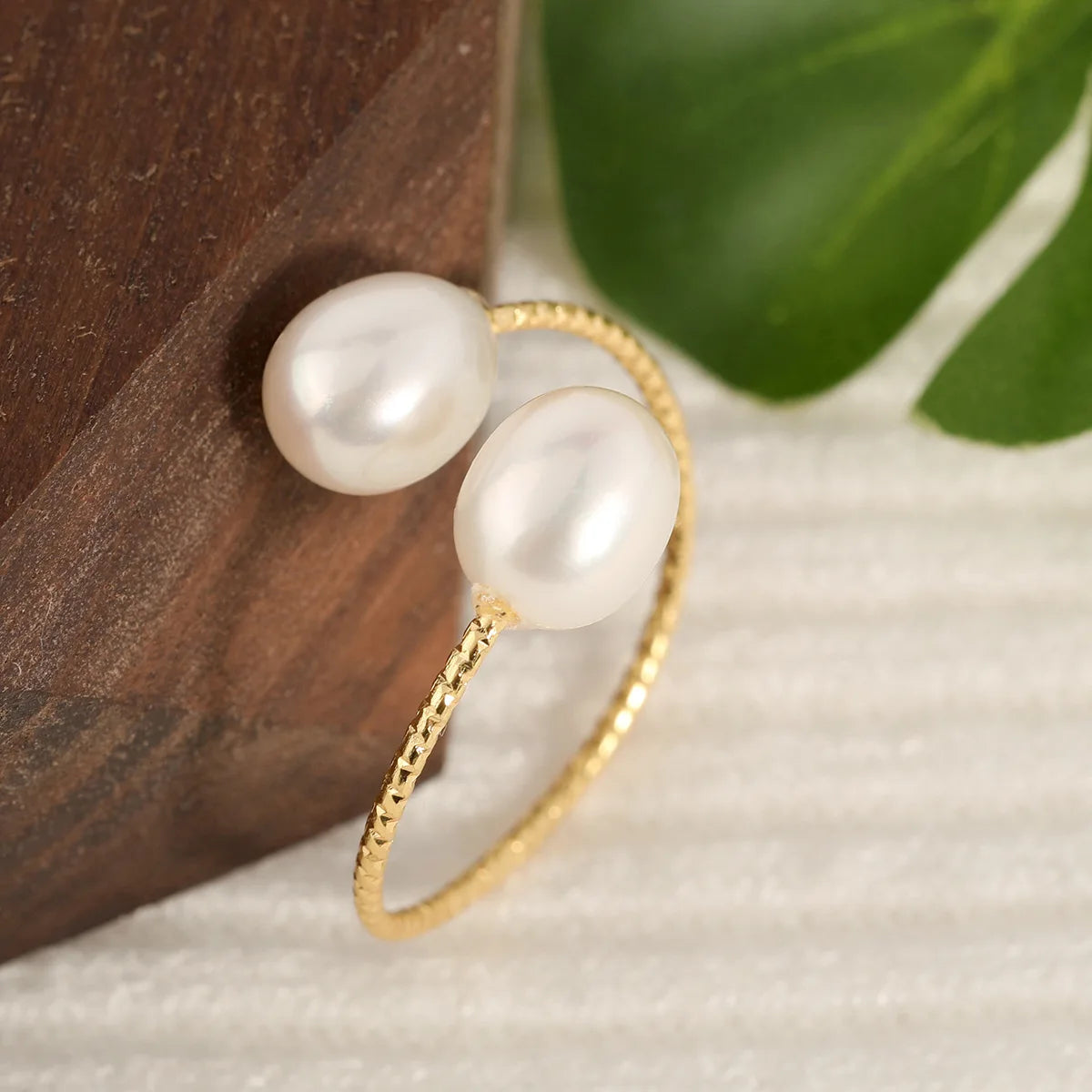 Minimal Black Pearl Ring